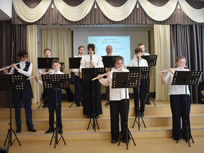 Музыкальная гостиная «Марш на века» была посвящена творчеству композитора Василия Агапкина.