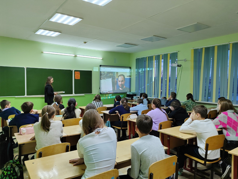 Учащиеся школы №3 познакомились с фактами из жизни Д.И. Менделеева.