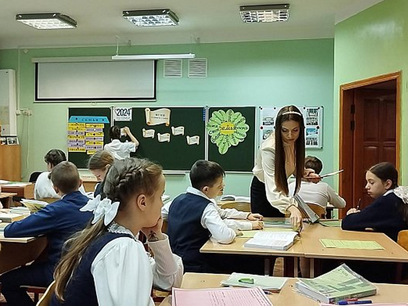В Светлом стартовал муниципальный конкурс «Учитель года - 2024».