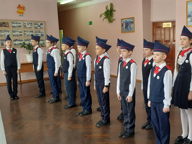 Начальная школа приняла участие в конкурсе - смотре строя и песни «Равнение на отвагу!».