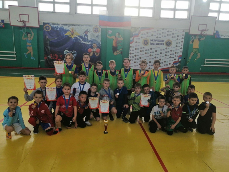 В спортивной школе прошёл турнир по мини-футболу, посвящённый Дню Защитника Отечества.
