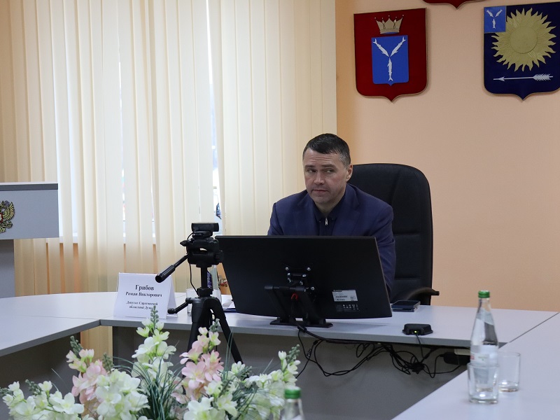 Роман Грибов провел отчет перед избирателями в городском округе ЗАТО Светлый.