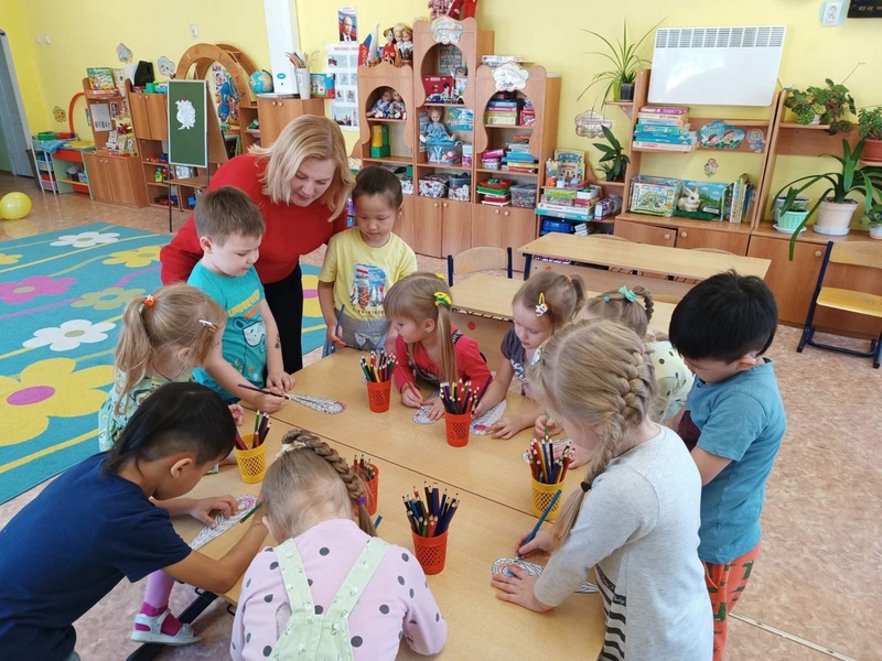 Воспитанники детского сада отметили Международный день счастья.