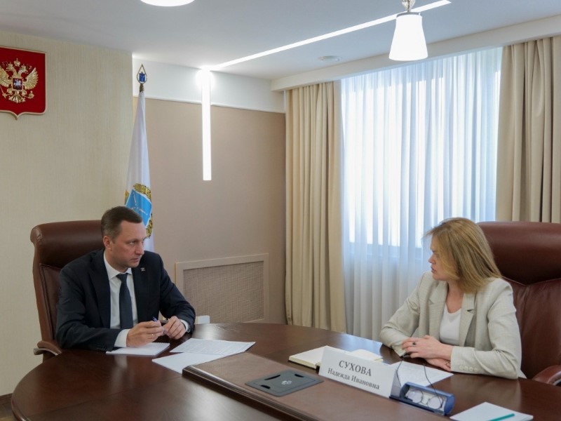Губернатор Роман Бусаргин провел встречу с уполномоченным по правам человека в Саратовской области Надеждой Суховой.