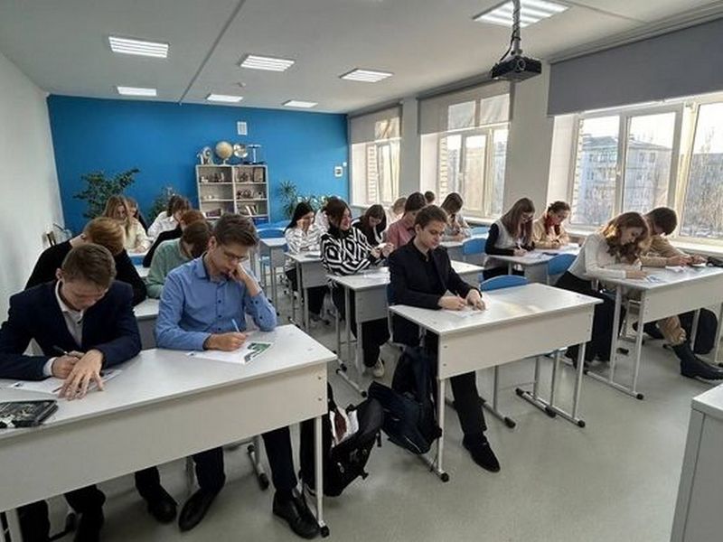 Светловские старшеклассники приняли участие в онлайн-викторине «Гений русской науки».