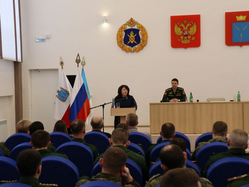 Глава городского округа встретилась с военнослужащими дивизии.