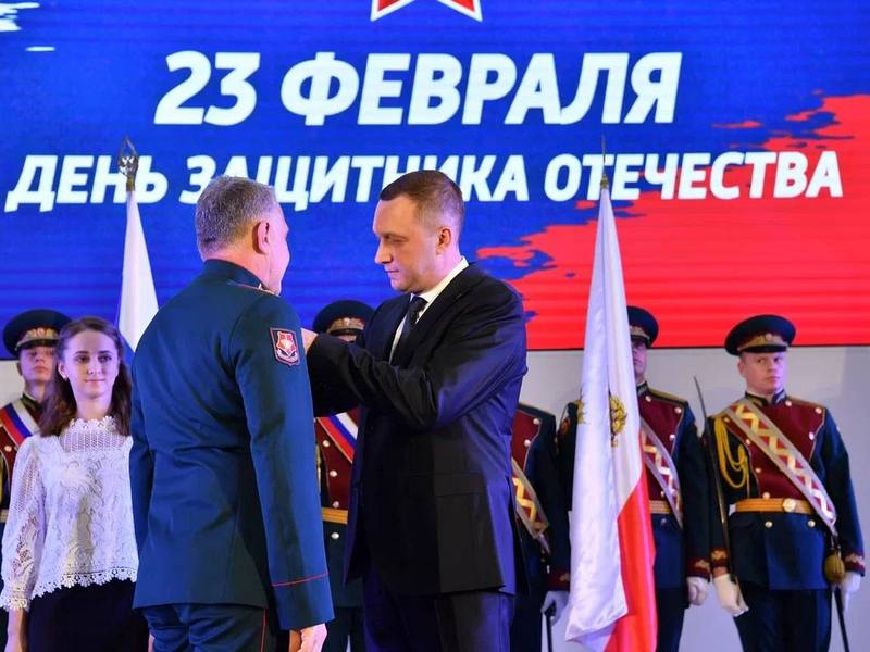 Саратовским военнослужащим вручили  почетный знак губернатора «За мужество и отвагу».