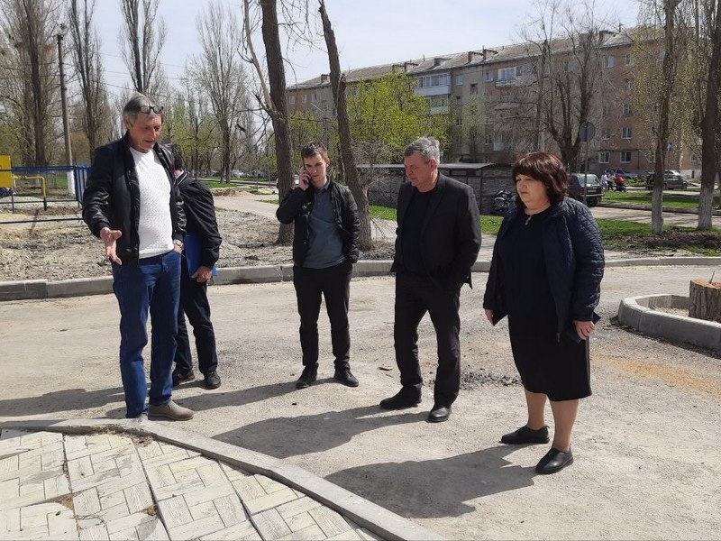 Глава городского округа с представителями Управления капитального строительства Саратовской области посетили новые спортивные объекты.