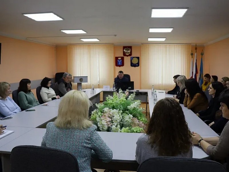 Депутат Саратовской областной Думы Роман Грибов провел отчет перед избирателями.