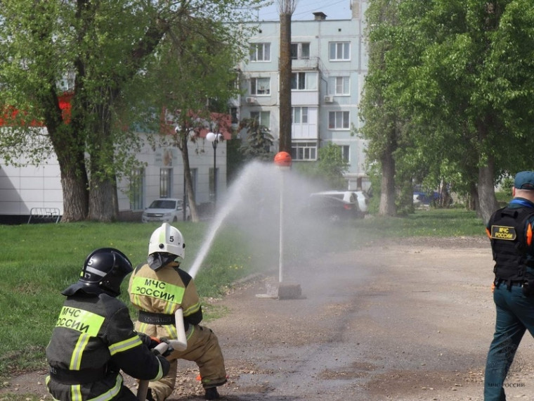 Юные пожарные-спасатели показали мастер-класс.